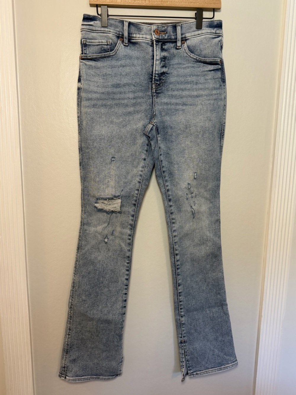 Express Skyscraper MidRise Jeans Size 8R Light Wash Distressed 32” Inseam